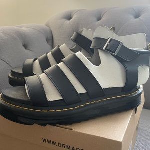 Womens Doc Martens sandals! Awesome condition!